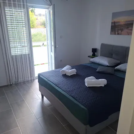 With Parking Space Palit, Rab - 24800 Appartamento Rab Town