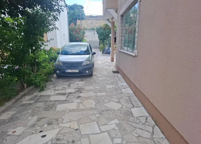 Appartamento With Parking Space Palit, Rab - 24800 *